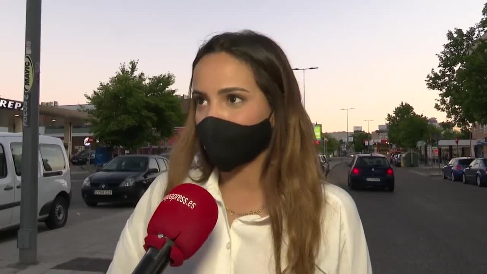 Rocío Carrasco atiende a los medios.